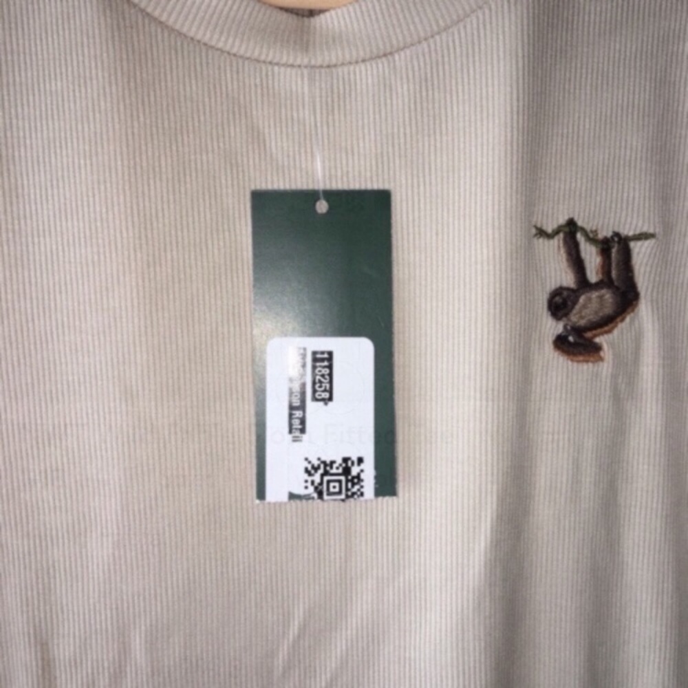 NWT Wild Fable Sloth Fitted Tee - Picture 5 of 5